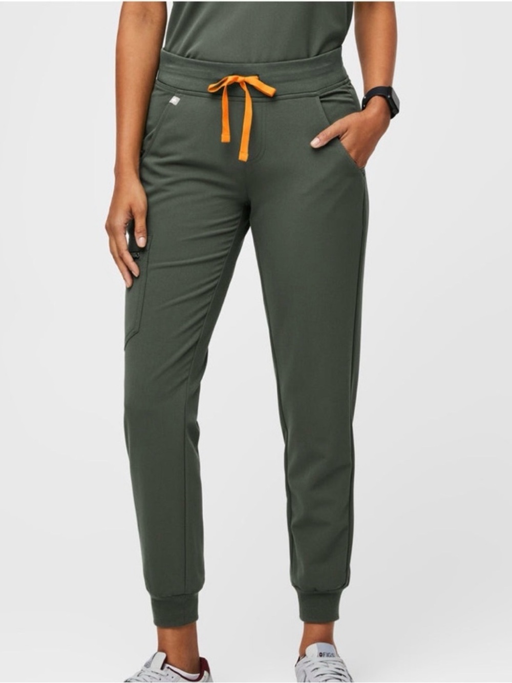 NWT Zamora Scrub Joggers